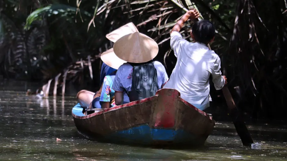 Mekong tourist canoe